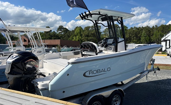 2026 Robalo R232EX